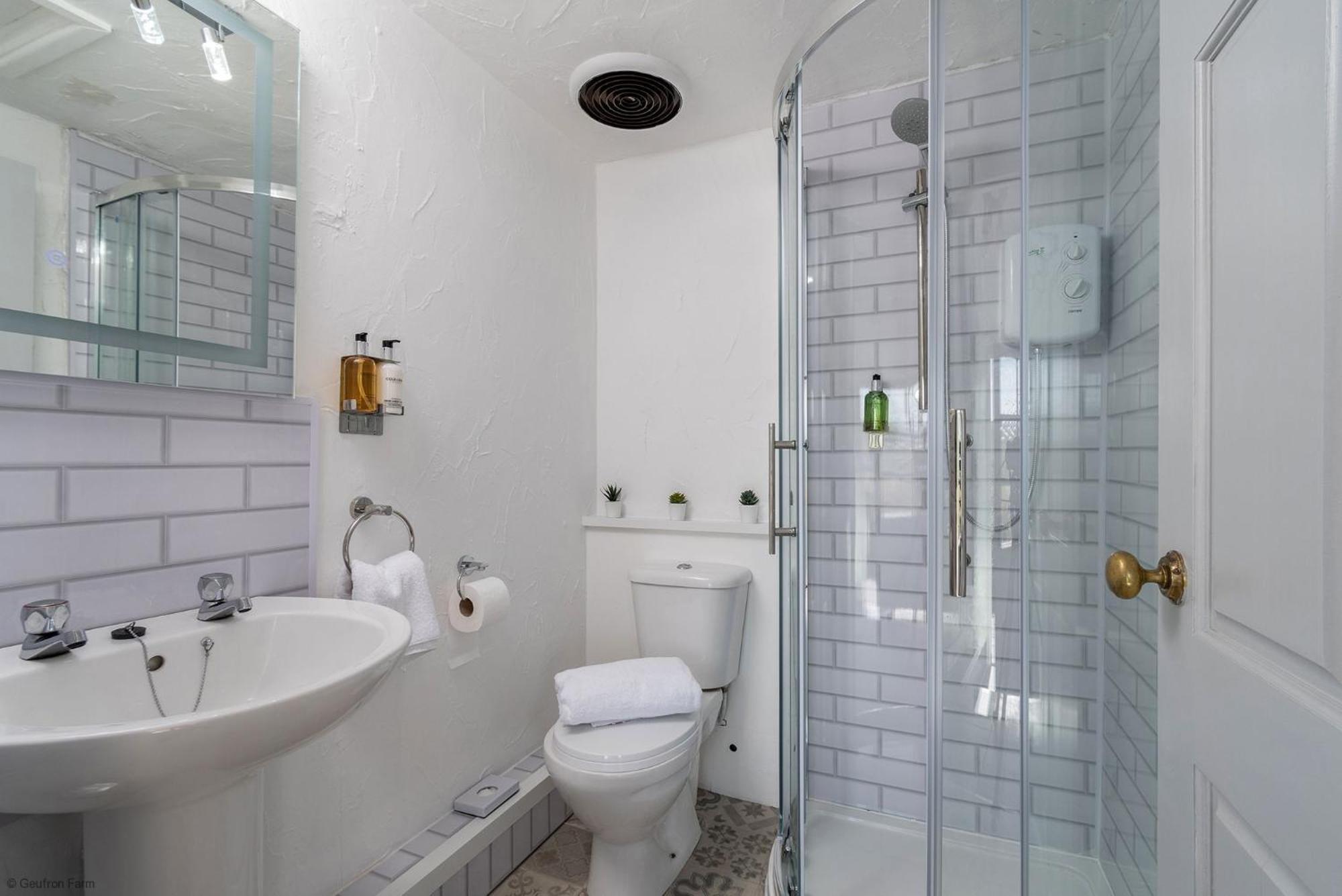 Bryn-crug Farmhouse & Cottage At Geufron Farm - Dog Friendly מראה חיצוני תמונה